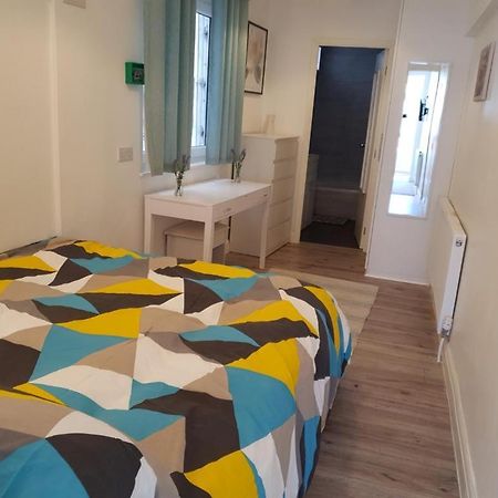 דירות הנדון Star London Brent Street Cosy 1-Bed Hideaway מראה חיצוני תמונה