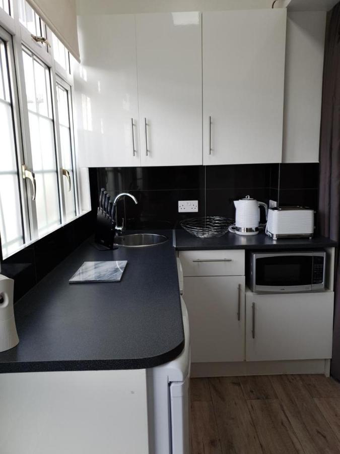דירות הנדון Star London Brent Street Cosy 1-Bed Hideaway מראה חיצוני תמונה