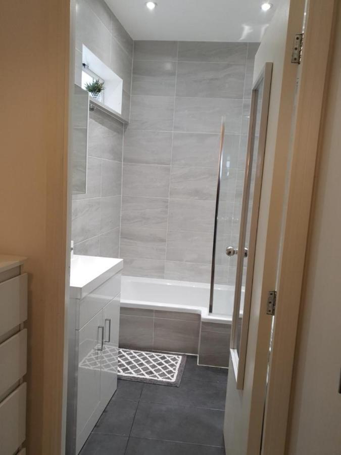 דירות הנדון Star London Brent Street Cosy 1-Bed Hideaway מראה חיצוני תמונה